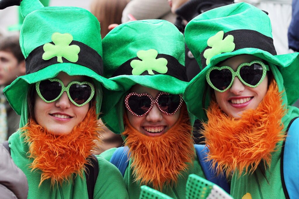 Get Ready to Celebrate with These Adorable St Patrick’s Day Nail Designs!